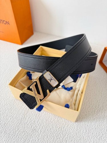 品名 Lv..路易..威登腰带皮带原单 型号 挂扣 经典纯钢材质挂扣 头层牛皮 图片实物拍摄 材料 头层牛皮 挂扣系列 纯钢材质扣头 钯镀电镀工艺永不掉色 原版
