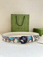 特 宽度3.8Cm Gucci Gg Marmont系列每一季都会推陈出新，为灵感源于70年代的标志性 旋转Gg配件注入宠物现代精髓。这款Gg Supreme帆