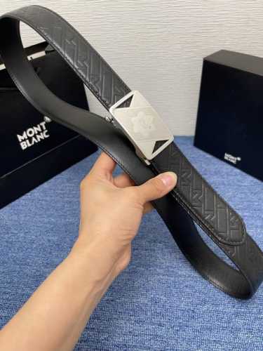 品牌万宝龙 550 描述双面原版皮，这款饰有带扣的腰带配以水牛皮衬里，覆以Monogram 牛皮。展现细腻的品牌特质，是牛仔裤的理想配件 字母带扣；35宽 原单
