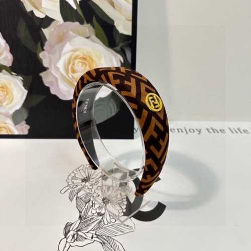 特 配专柜包装 Fendi 芬迪 最新Ff发箍 小仙女快入手 特殊材质 不嘞头 可盐可甜～