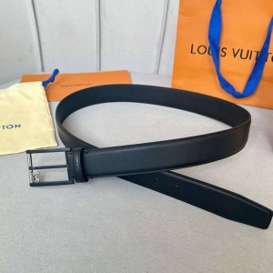 原版包装 DDD L0Uis Vuitt0N 今季新品 男士原單腰帶 寬度35毫米 经典双面小牛皮 搭配新款针扣五金 低调百搭款 适合沉稳低调的男神使用 DDD