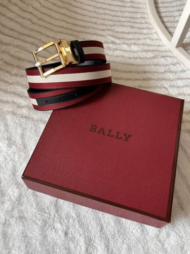 特 Bally 巴利 专柜同款 男款休闲双面用腰带 宽3.4Cm 这款 Taylan 腰带由织物和皮革混纺制成，采用双面设计，一侧为 Bally Red 和骨白