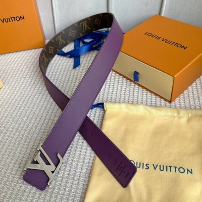 寬：40Mml0Uis Vuitt0N 男士新品原單腰帶.專櫃正品編碼！雙面均可使用 一面經典黑老花，一面頂級小牛皮，黑與紅的色調搭配三層三色掛扣 與腰帶相呼應