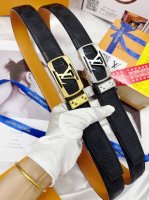 皮带：Lv..路易..威登自动扣- 腰带：顶级原单复刻版.自动带系列百分百进口原厂头层牛皮，保证真皮。雕花镂空工艺.真空电镀.永不掉色.24K纯钢扣头层小牛皮格