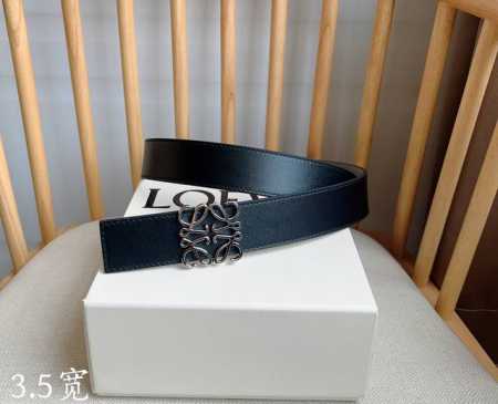Loewe 罗意威 专柜最新同款腰带 选用光滑牛皮革双面腰带 配有Anagram针扣五孔调节 卓越的工艺 个性的造型 精美的材质 宽:3.5 - 点击图像关闭