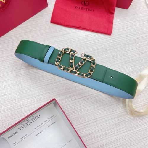 配送专柜全套包装 等级：专柜同步.原版包装.代购级别 材料：Valentino 此款采用进口原版皮搭配纯铜经典V字扣 多色可选 双面用设计 时尚潮流 专柜宽度：