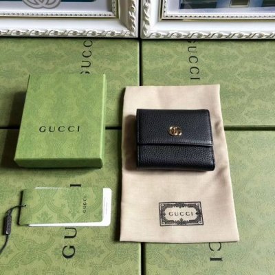 顶配版 Gucci新款，专柜品质，原单皮质，实物实拍。款号:546584黑色全皮。新款Gg Marmont系列三折钱包采用进口头层牛皮配以品牌标志性双G金属海外