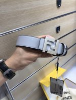 新款 Fd 宽35 Mm 支持Nfc 芯片扫描，标志造型皮带，原版亮面间纹F铆钉扣，进口原版 黑色小牛皮配原版老花制成，镀金表面金属制品，品质保证，非市场通货！