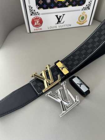 品名：Lv..路易..威登原单 材质：原单牛皮腰带 百分百头层牛皮腰带保证真皮钢扣，专柜原单品质、做工精细，时尚大牌，送人自用首选 包装： 请认准如图专柜包装赠 - 点击图像关闭