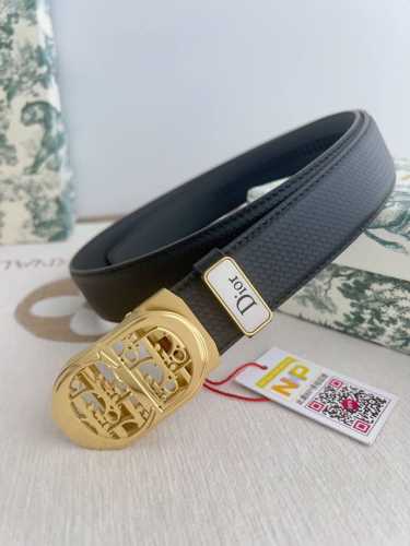 品名：迪奥. Dior 腰带自动带 皮带 型号：自动扣，纯钢材质自动扣，自动带身，图片实物拍摄 材料：百分百头层牛皮，保证真皮。24K纯钢扣专柜同等质量， 双面