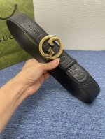 品牌 古驰 Gucci 描述 采用高级Gucci Signature真皮精制而成，触感厚实，饰以双G商标带扣。腰带为意大利尺寸，请在购买前参阅腰带尺寸指南. 原