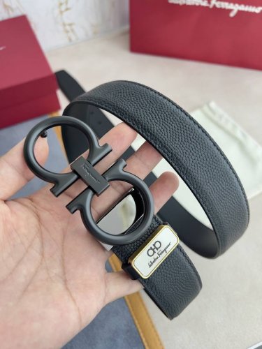 品名：菲拉格慕.Ferrgamo腰带 皮带 原单 型号：挂扣，原版新款挂扣，实物拍摄，头层牛皮 材料：百分百头层牛皮，保证真皮。双面可用专柜同等质量，经典双面头