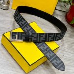 Fendi 芬迪 专柜同款 宽4.0Cm 双环正反用腰带 Ff按钉搭扣 黑色Cuoio Romano皮革材质 反面面料带有烟草黄和黑色Ff图案 黑色珐琅金属饰面