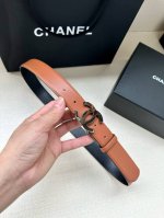 特 宽度3.0Cm Chanel香奈儿 旋转 双c小牛皮与银色 枪色 金色金属腰带 多颜色女款腰带搭配！此五金可旋转使用 带身均两面颜色 。
