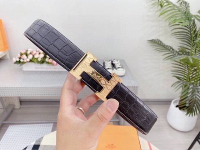 爱马仕编号:原单精品扣头：18K不锈钢扣头！真空电镀！正品开膜，精致到每一个细节！可对比正品！皮质：进口头层牛皮，原版皮。宽度：4.0Cm，长度105-125。