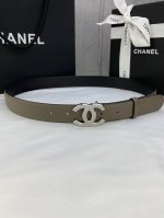 宽度3.0Cm Chanel 香奈儿 荔枝纹牛皮 颗粒饱满紧致清晰，搭配采用填粉五金工艺金 银 色钢扣。