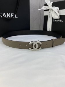 宽度3.0Cm Chanel 香奈儿 荔枝纹牛皮 颗粒饱满紧致清晰，搭配采用填粉五金工艺金 银 色钢扣。