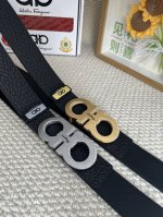 品名：菲拉格幕 原单钻扣 DDD 材质：原单牛皮腰带 百分百头层牛皮腰带保证真皮，24K纯钢扣，专柜原单品质、做工精细，时尚大牌，送人自用首选 DDD 包装：