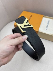 L0Uis Vuitt0N Lv 男士专柜品质腰带 宽度40Mm 配置精品扣 双面进口头层牛皮设计 皮质柔软 手感细腻舒适