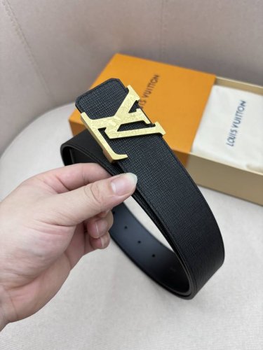 L0Uis Vuitt0N Lv 男士专柜品质腰带 宽度40Mm 配置精品扣 双面进口头层牛皮设计 皮质柔软 手感细腻舒适