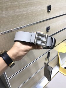 特 配送专柜包装 打孔针 新款 Fd 宽38Mm 支持Nfc 芯片扫描，标志造型宽皮带，原版圆柱F铆钉扣，进口原版 黑色小牛皮配原版老花制成，镀金表面金属制品，