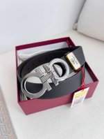 品名：菲拉格慕.Ferrgamo腰带 皮带 原单 型号：挂扣，纯铜材质经典挂扣，实物拍摄，头层牛皮 材料：百分百头层牛皮，保证真皮。纯铜材质，真空电镀永不掉色，