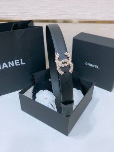 Chanel 春夏新款 小牛皮与黄铜Cc搭扣 精致细腻 光滑优雅 3.0Cm