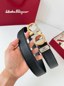 品名：菲拉格慕.Ferrgamo腰带 皮带 原单 型号：挂扣，纯铜材质经典挂扣，实物拍摄，头层牛皮 材料：百分百头层牛皮，保证真皮。纯铜材质，真空电镀永不掉色，