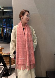 D家情侣款围巾！Dior限量款，必入！！！免代购！限量的秀场千鸟格以三种变化的元素怒赞推荐，激动~！！下手绝对要快！！极品贸易公司渠道货，重磅家属福利！必须流弊