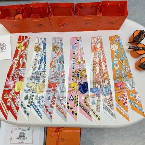 爱马仕Hermes “甜蜜的鞍具”Twilly小丝巾Twilly 小丝巾 100%桑蚕丝 重磅18姆米斜纹面料这款小巧的真丝配饰佩戴方式千变万化，可为您的日常造