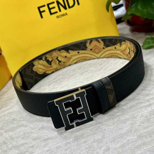 特 片装1 Fendi 芬迪 专柜同款 宽4.0Cm 双环正反用腰带 Ff按钉搭扣 黑色cuoio Romano皮革材质 反面面料带有烟草黄和黑色ff图案 四方
