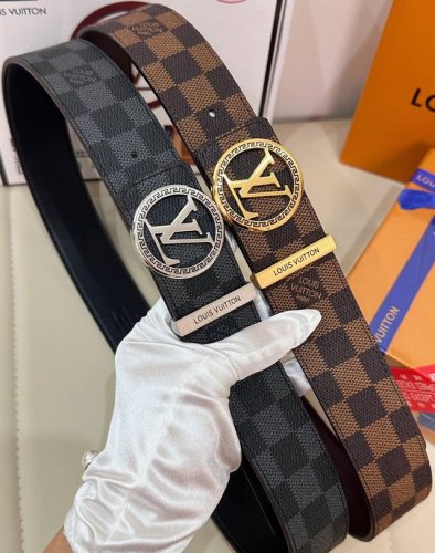 皮带：Lv.路易威登顶级复刻- 腰带：原单品质百分百进口头层牛皮，保证真皮。雕花镂空.圆形Logo标志工艺.真空电镀.永不掉色.24K纯钢扣头层老花，黑格，棕格