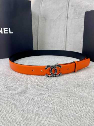 特 宽度3.0Cm Chanel 香奈儿 平纹牛皮金 银 色金属暗印品牌logo磨胶钢扣。