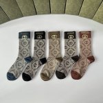 特 配包装 Gucci 古驰 新款烫金双针中长款堆堆袜袜子！一盒五双， 专柜同步筒款袜子，大牌出街，潮人必备超好搭