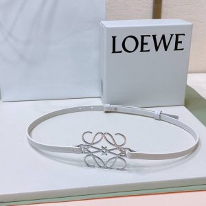 罗意威.Loewe 女士腰带官方同步，镂空金属腰带，光滑牛皮革腰带，五金4.0Cm、皮带身1.0Cm精品，正面饰有anagram牛皮革镂空装饰，实物拍摄，送礼自
