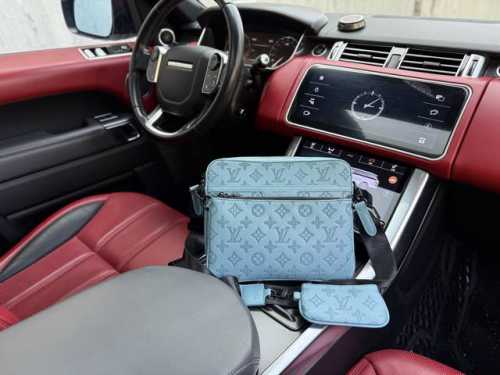 高端货 新款 “Louis Vuitton”Lv单肩包 路易威登邮差包斜挎包 M14781 三合一三件套单肩包Louis Vuitton Triomesseng