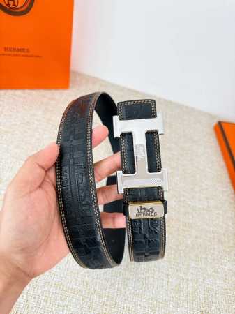 品名： 爱玛仕.Hermes腰带 皮带 原单 型号：挂扣，经典纯钢材质扣头，双面头层牛皮，图片实物拍摄 材料：双面头层牛皮，挂扣系列，纯钢材质扣头，镀钯电镀工艺 - 点击图像关闭