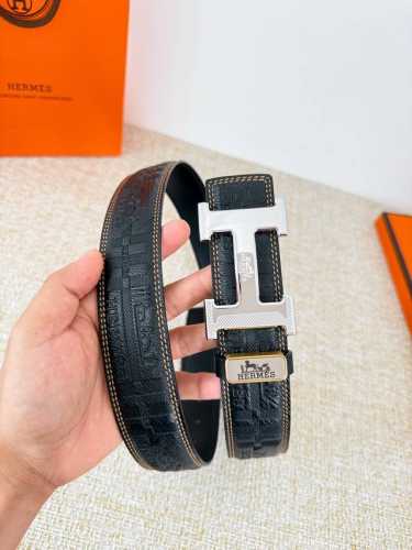 品名： 爱玛仕.Hermes腰带 皮带 原单 型号：挂扣，经典纯钢材质扣头，双面头层牛皮，图片实物拍摄 材料：双面头层牛皮，挂扣系列，纯钢材质扣头，镀钯电镀工艺