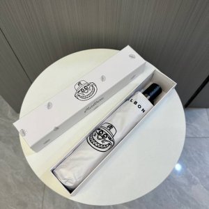 Malbon 新晋潮牌夏季新款 全自动折叠晴雨伞 黑色涂层防晒有效阻隔紫外线99%，Upf 50 所以能起到伞下体感降温的效果！ 有效隔热，高效防晒 一把搞定，