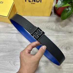 特 Fendl 芬迪 宽40Mm双面原版小牛皮 搭配单钌钯电镀扣 完美的手感.油边 出众的设计.风格 高贵奢华 时尚大方 高清实拍 货真价实 品质保证 双面用