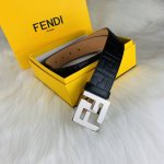 Fendi 芬迪 宽38Mm 标志造型宽皮带。原版f扣，进口原版小牛皮制成。印有浮雕黑ff 图案。镀金表面金属制品，品质保证。