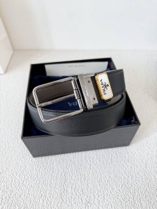 品名 普拉达.prada腰带 皮带原单 型号 针扣 原版经典精品旋转针扣 实物拍摄 双面头层牛皮 材料 百分百头层牛皮 保证真皮 专柜同等质量 旋转针扣 经典双