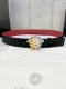 宽度4.0Cm Versace 范思哲 采用精挑细选进口牛皮，此款鹿皮腰带配有醒目的美杜莎头像搭扣，可为任何造型增添几分立体雅致效果。
