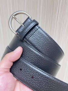 Gucci 当季新款 双面进口原版皮 一面猪皮纹 一面平纹 搭配精品 经典扣 时尚 美观大方 管网同步