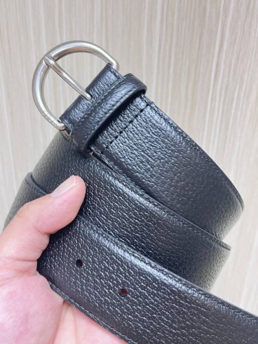 Gucci 当季新款 双面进口原版皮 一面猪皮纹 一面平纹 搭配精品 经典扣 时尚 美观大方 管网同步