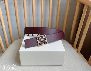 Loewe 罗意威 专柜最新同款腰带 选用光滑牛皮革双面腰带 配有Anagram针扣五孔调节 卓越的工艺 个性的造型 精美的材质 宽:3.5