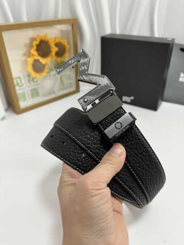 品名：万宝龙 Montblanc 材质：原单牛皮腰带 百分百头层牛皮腰带保证真皮，24K纯钢扣，专柜原单品质、做工精细，时尚大牌，送人自用首选 包装： 请认准如