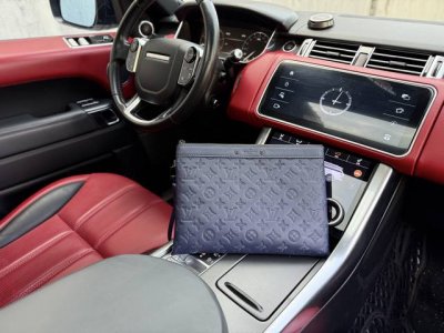 高端货 新款 “ Louis Vuitton”Lv手拿包 路易威登手拿包 Louis Vuitton Pochette To-Go 品牌印花Logo拉链开合 皮