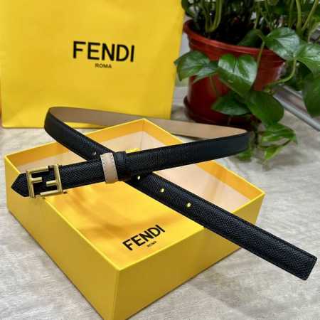 Fendl 芬迪 宽20Mm，原单进口小牛皮，搭配原单钌钯电镀f扣，手感.油边近乎完美，原产皮料定制，质感无可挑剔，出众的细节，高清实拍，货真价实，品质保证。 - 点击图像关闭
