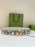 特 宽度3.8Cm Gucci Gg Marmont系列每一季都会推陈出新，为灵感源于70年代的标志性 旋转Gg配件注入宠物现代精髓。这款Gg Supreme帆